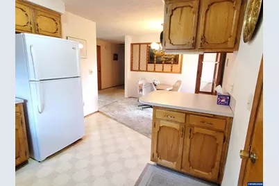 1975 Breakwood Cir SE, Albany, OR 97322 - Photo 12