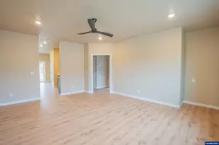 4537 Live Oak St, Sweet Home, OR 97386 - Photo 4