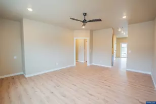 4527 Live Oak St, Sweet Home, OR 97386 - Photo 4