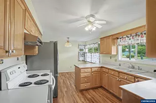 555 Sacre Ln N, Monmouth, OR 97361 - Photo 12