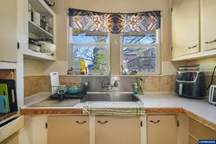 517 NW 16th St, Corvallis, OR 97330 - Photo 8