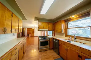 850 Empire St NW, Salem, OR 97304 - Photo 8