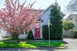 227 SW 7th St, Corvallis, OR 97333 - Photo 1