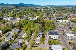 227 SW 7th St, Corvallis, OR 97333 - Photo 32