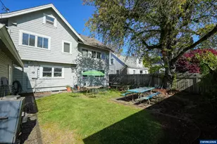 227 SW 7th St, Corvallis, OR 97333 - Photo 28