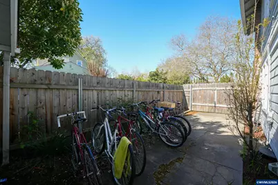 227 SW 7th St, Corvallis, OR 97333 - Photo 32