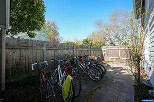 227 SW 7th St, Corvallis, OR 97333 - Photo 32