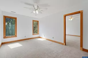 7025 SW Windemere Lp, Portland, OR 97225 - Photo 16