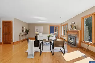 7025 SW Windemere Lp, Portland, OR 97225 - Photo 4