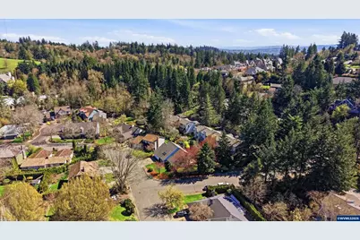 7025 SW Windemere Lp, Portland, OR 97225 - Photo 36