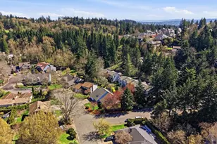 7025 SW Windemere Lp, Portland, OR 97225 - Photo 36