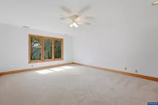 7025 SW Windemere Lp, Portland, OR 97225 - Photo 18