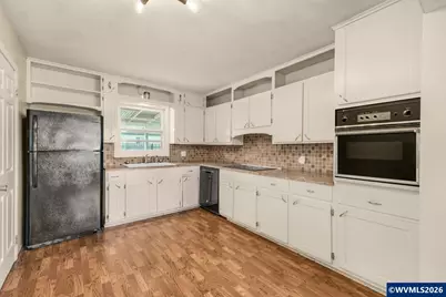 915 E Marquam St, Mount Angel, OR 97362 - Photo 6