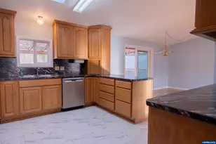 205 Boone Rd SE, Salem, OR 97306 - Photo 14