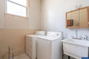 30626 W View Dr, Lebanon, OR 97355 - Photo 24