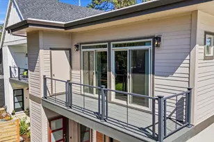 2042 Village Center Dr SE, Salem, OR 97302 - Photo 4