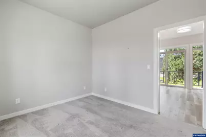 2042 Village Center Dr SE, Salem, OR 97302 - Photo 18