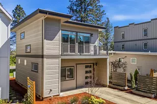 2042 Village Center Dr SE, Salem, OR 97302 - Photo 2