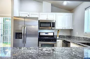 3155 La Costa Lp S, Salem, OR 97302 - Photo 6