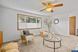 38565 Robinson Dr, Scio, OR 97374 - Photo 18
