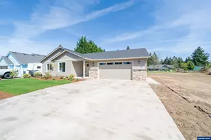 950 6th St, Lyons, OR 97358 - Photo 26