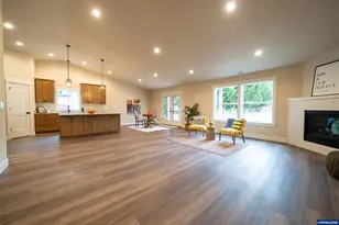 950 6th St, Lyons, OR 97358 - Photo 4