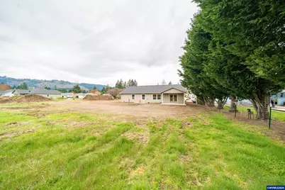 950 6th St, Lyons, OR 97358 - Photo 24