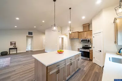 950 6th St, Lyons, OR 97358 - Photo 6