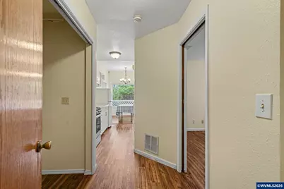 390 Salem Heights Av S, Salem, OR 97302 - Photo 32