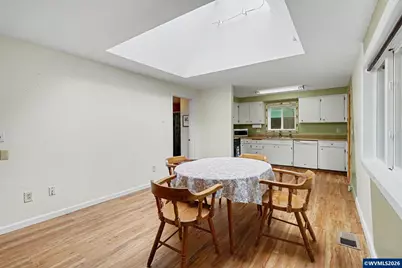 390 Salem Heights Av S, Salem, OR 97302 - Photo 10