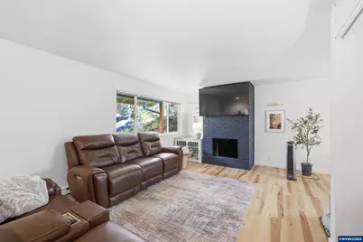 239 NE Azalea Dr, Corvallis, OR 97330 - Photo 8