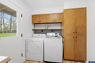 239 NE Azalea Dr, Corvallis, OR 97330 - Photo 26