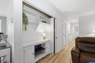 239 NE Azalea Dr, Corvallis, OR 97330 - Photo 10