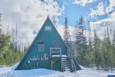 27605 Big Lake Rd, Sisters, OR 97759 - Photo 2