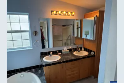613 Royalty Cir NE, Salem, OR 97301 - Photo 18