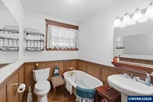 504 Washburn St, Brownsville, OR 97327 - Photo 36