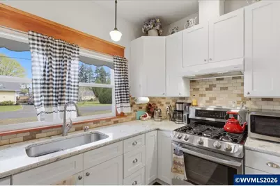 504 Washburn St, Brownsville, OR 97327 - Photo 24