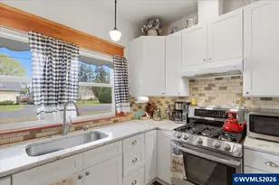 504 Washburn St, Brownsville, OR 97327 - Photo 24