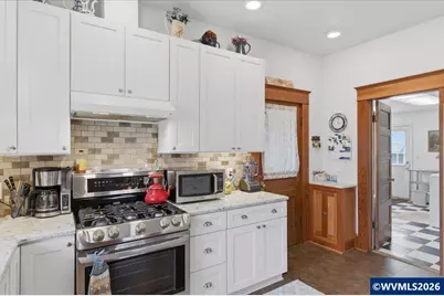 504 Washburn St, Brownsville, OR 97327 - Photo 26