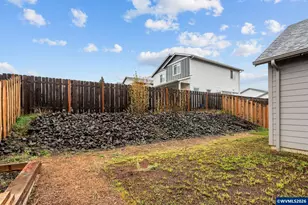 454 SW Rose Ave, Dallas, OR 97338 - Photo 4