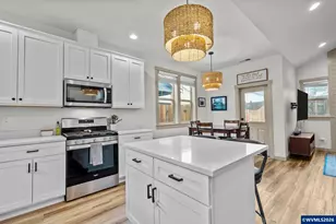 454 SW Rose Ave, Dallas, OR 97338 - Photo 10