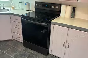 1400 Candlelight Dr, Eugene, OR 97402 - Photo 10