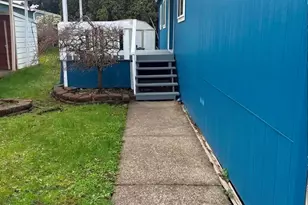 1400 Candlelight Dr, Eugene, OR 97402 - Photo 4