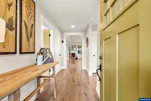 1022 Emmett Lp, Silverton, OR 97381 - Photo 4