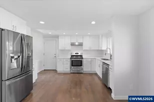 585 45th Pl NE, Salem, OR 97301 - Photo 8