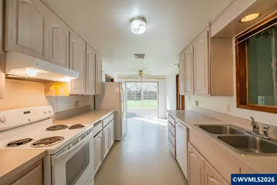 341 NE Cambridge Cir, Corvallis, OR 97330 - Photo 10