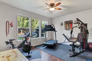 1465 SE Greening Dr, Dallas, OR 97338 - Photo 8