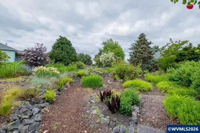 1306 NW Thorn Dr, Albany, OR 97321 - Photo 14
