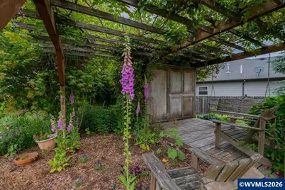 1306 NW Thorn Dr, Albany, OR 97321 - Photo 16