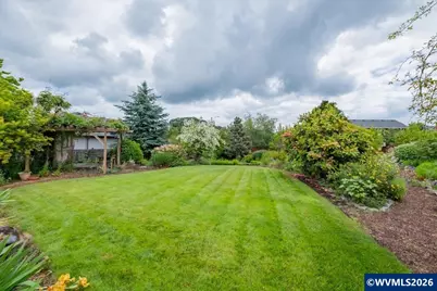 1306 NW Thorn Dr, Albany, OR 97321 - Photo 4